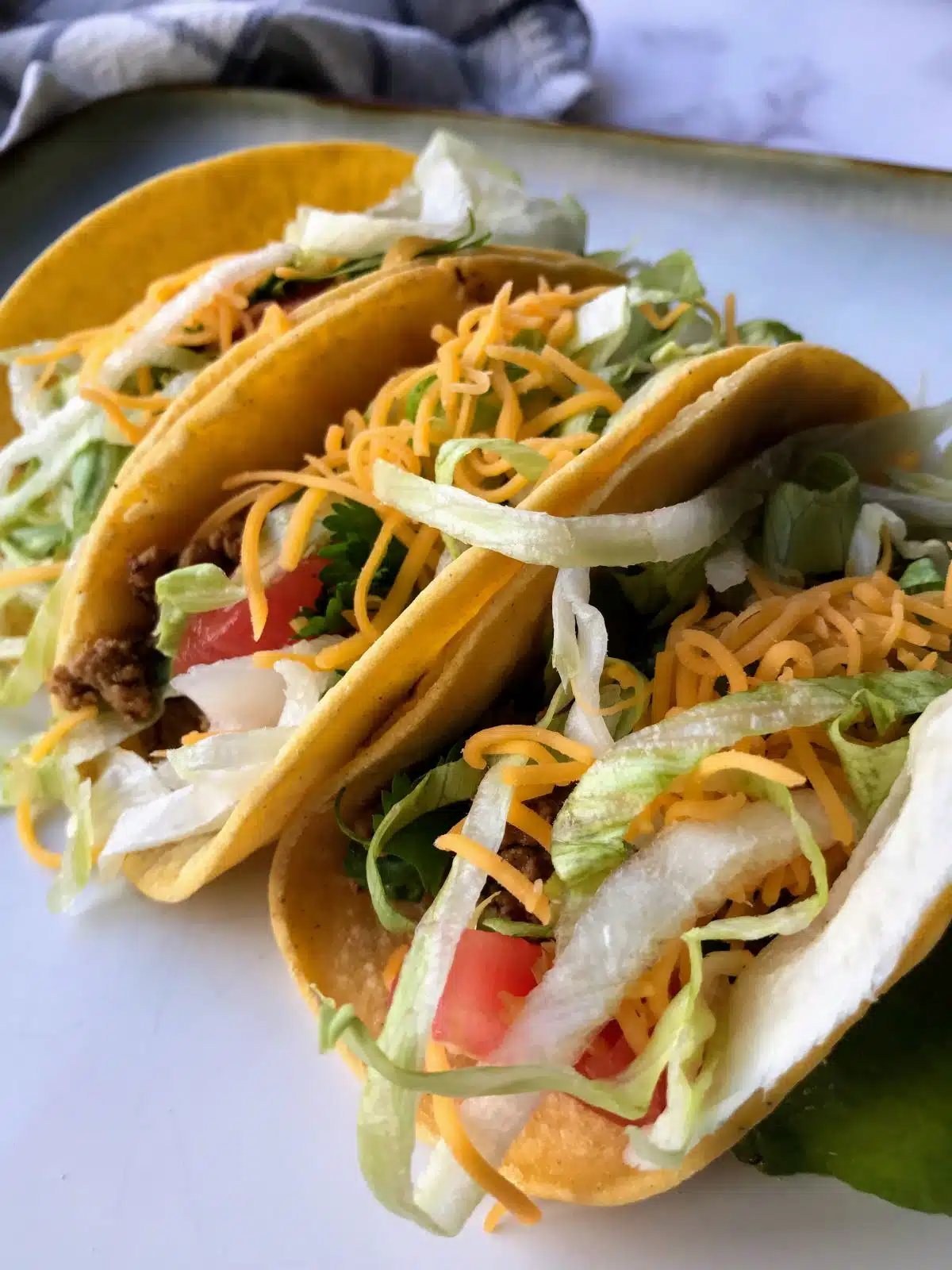 Low FODMAP tacos on a plate.